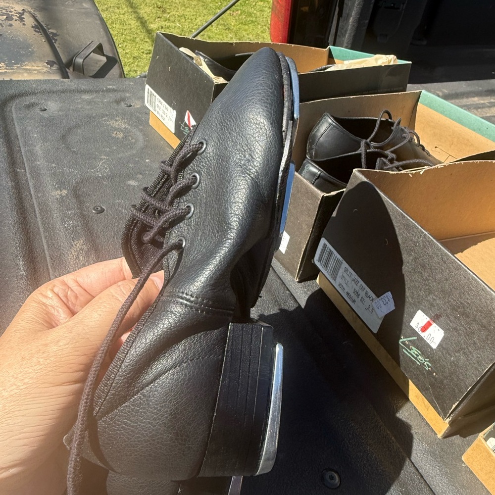 Black Leather tap oxfords NEW in BOX!  Varies sizes boy or girl can use